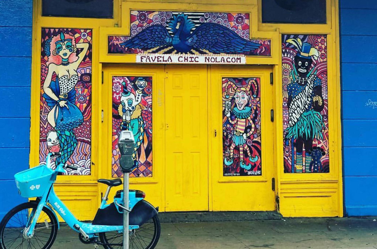 Favela Chic Crowd and Event photo 3